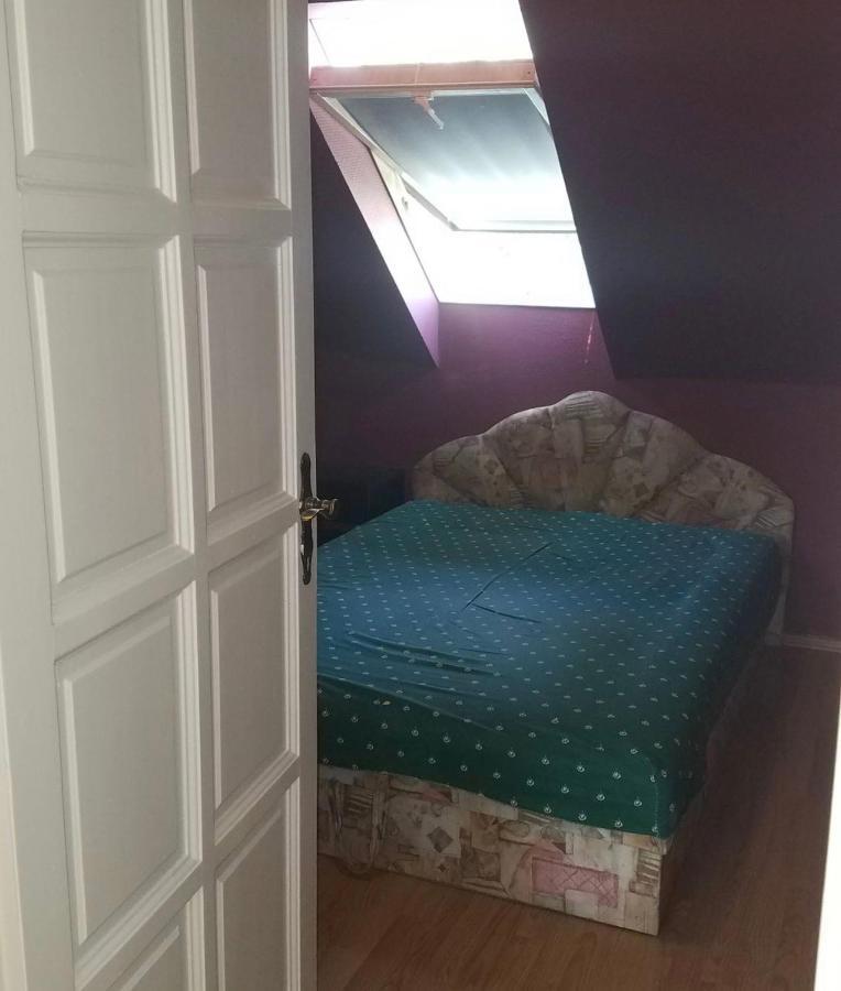 Gabe'S Nest Apartment Urom Luaran gambar